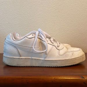 Nike womens trainers 18’. Size 8